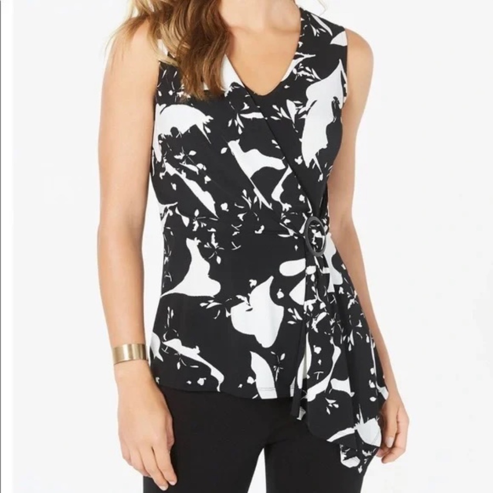 ALFANI~Ladies' SLEEVELESS BLACK & WHITE PRINT BLOUSE ASYMMETRICAL  SIZE M